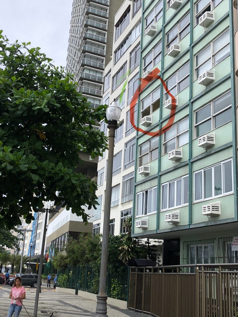 Fachada original do edifício modernista em Copacabana — Rio de Janeiro, antes da intervenção